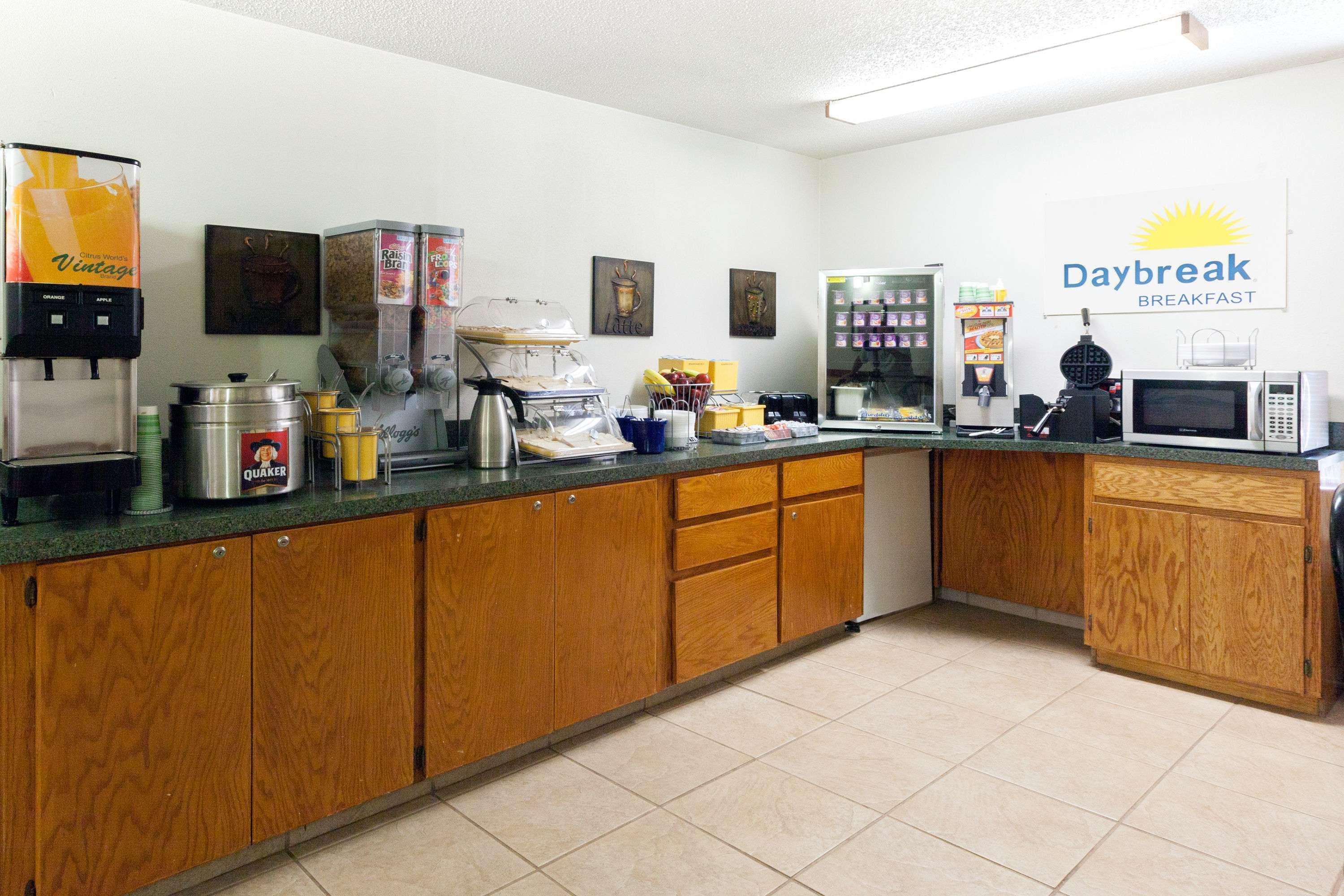 Days Inn By Wyndham Shawnee Ngoại thất bức ảnh